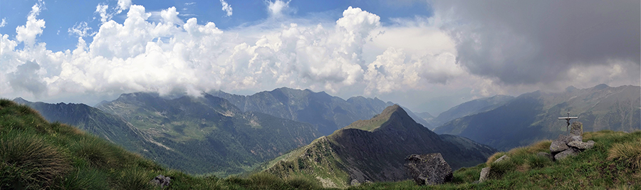 Dalla crocetta del Pizzo Scala (2427 m) vista panoramica a nord - 2